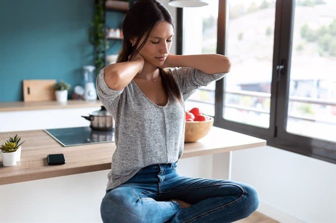 Los 8 mejores aceites esenciales para la mialgia: use estos aceites para un alivio natural