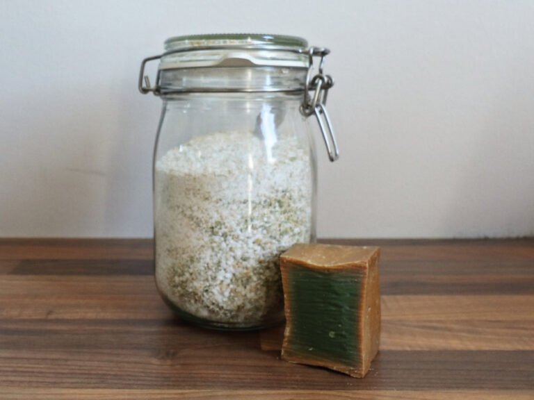 Fabricación y prueba de detergentes para ropa hechos a mano