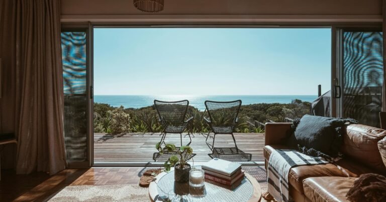 Principales elementos de diseño de la arquitectura moderna de una casa de campo