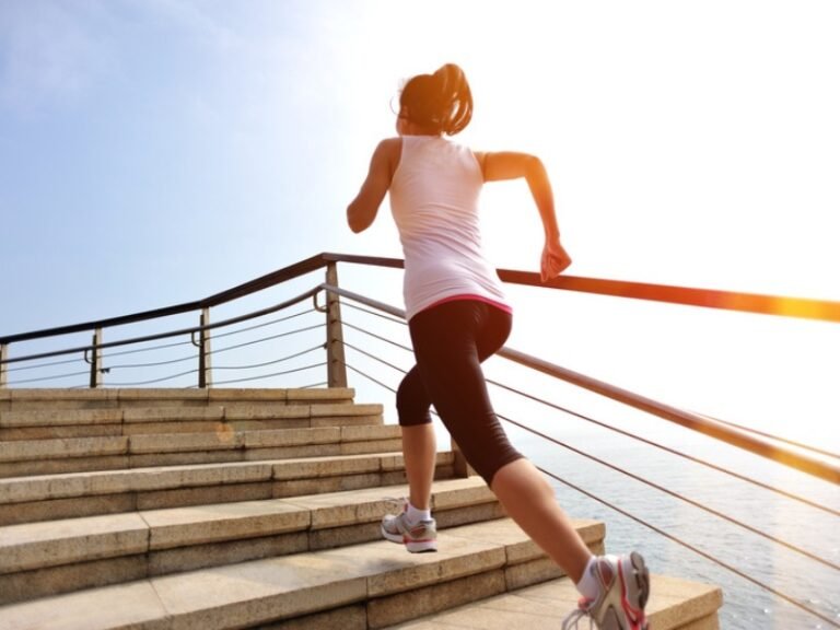 Por qué la ropa deportiva sostenible es importante y consejos para las marcas